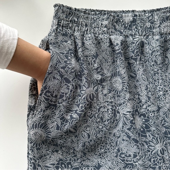 LOFT Floral Mini Skirt with Pockets - Picture 3 of 9